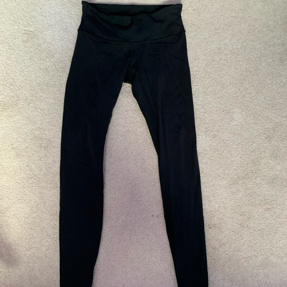 Black Lululemon Low Rise Wunder Under Leggings